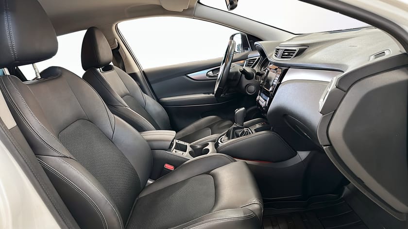 Bild 3 av Nissan Qashqai 1.3 DIG-T Tekna / Elsäte / 360° kamera /