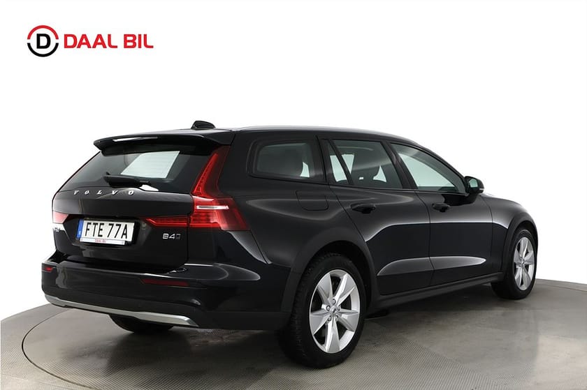 Bild 5 av Volvo V60 Cross Country B4 AWD 197HK CORE VÄRMARE B-KAMERA NFC NAVIGATION