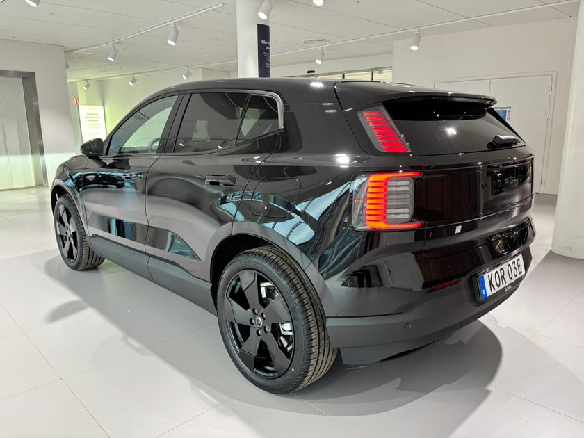 Bild 4 av Volvo EX30 Single Motor Extended Range SM Plus Black Edt