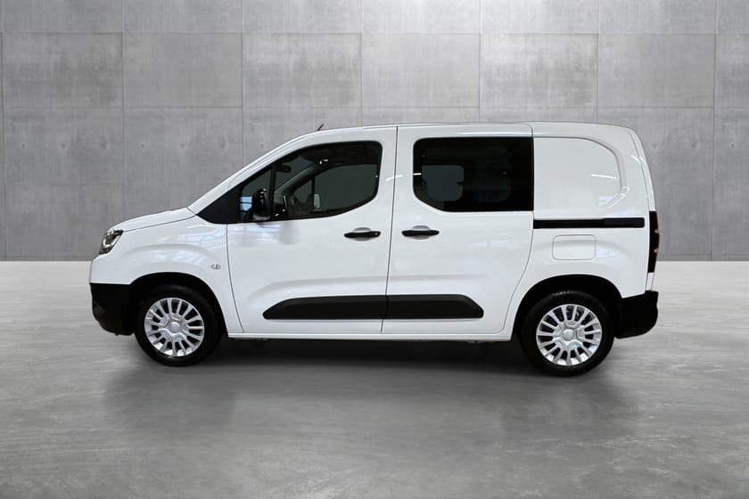 Bilde 2 av Toyota ProAce City Kort L1 1.5 Diesel 100 Manuell 6 gir Comf.Fleet Colour