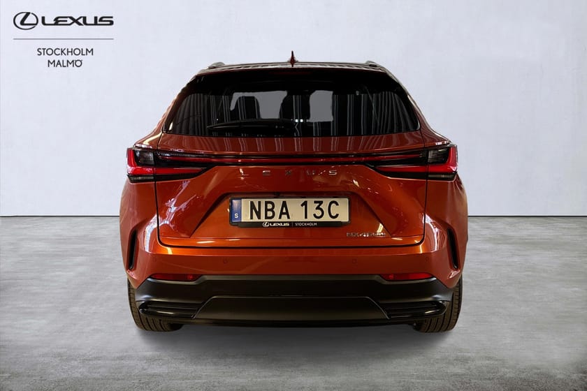 Bild 4 av Lexus NX 450h+ Business Plus AWD Backkamera Skinn Värmare