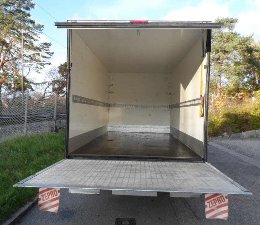 Bild 4 av Volkswagen Crafter Chassi 35 2.0 TDI Euro 6 Bakgavellyft
