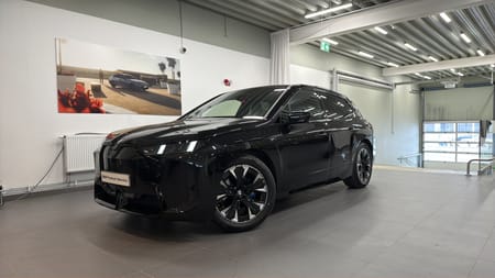BMW iX xDrive60 M Sport B&W Pano 4-zon Luft Soft close DAP