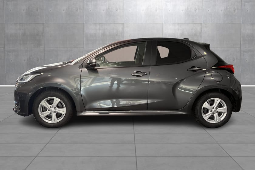 Bilde 2 av Toyota Yaris Hybrid 115 /LETTKJØRT/R-KAMRA/RATTVARME/ACTIVETECH/