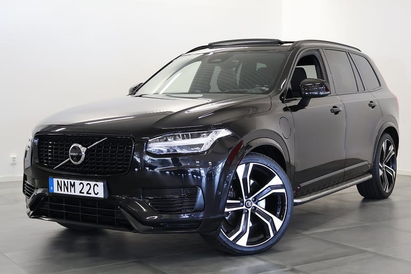 Bild 1 av Volvo XC90 7-Sits Recharge T8AWD UltimateDark V-Hjul Drag PanoMOMS