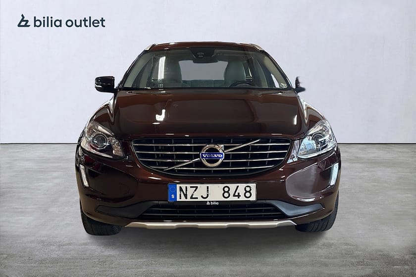 Bild 3 av Volvo XC60 D4 AWD Summum BE / Drag / Värmare / Skinn / P-sensorer