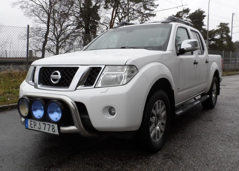 Bild 1 av Nissan Navara Dubbelhytt 3.0 dCi V6 4x4 Automat 231hk Nyservad