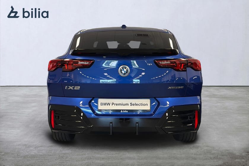 Bild 5 av BMW iX2 xDrive30 xDrive 30 M-sport | Drag | Aktiv farth. | Backkamera