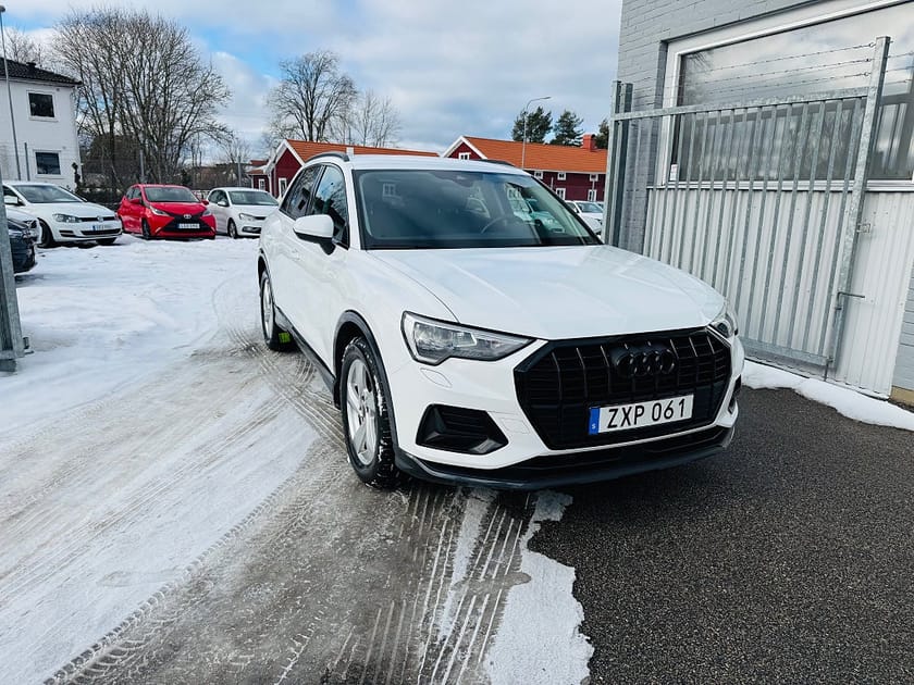 Bild 1 av Audi Q3 35 TFSI 150HK S-TRONIC ADVANCED / DRAG / VÄRMARE