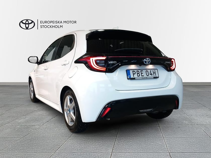 Bild 3 av Toyota Yaris Hybrid 1,5 5D STYLE SKYVIEW JBL -V-HJUL