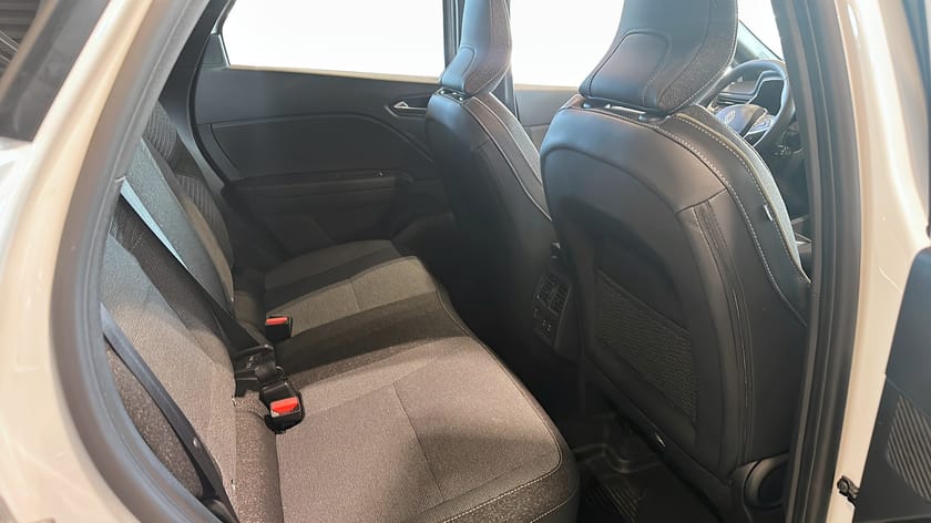 Bild 5 av Renault Captur TECHNO MILDHYBRID 140 EDC DEMOBIL