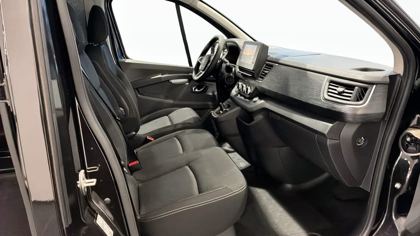 Bild 3 av Renault Trafic Skåpbil L2H1 NORDIC LINE DCI 170 AUTOMAT BVA9 OMGÅENDE LEVERANS