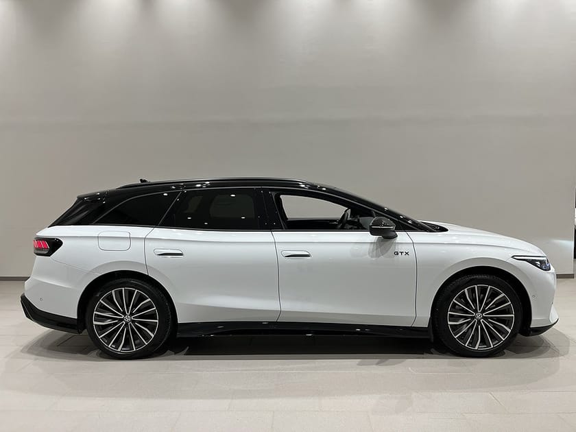 Bild 3 av Volkswagen ID.7 GTX Tourer | Lagerbil | Drag | Massage | 360 kamera