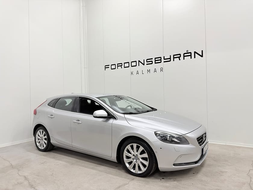 Bild 3 av Volvo V40 D2 Summum 1-Ägare D-värm Kamera Skinn Drag