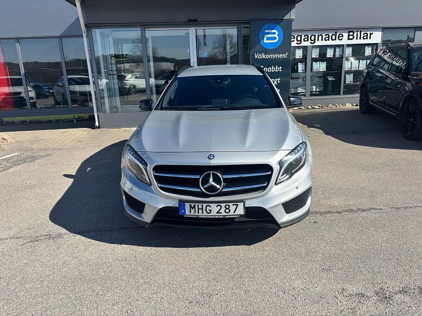 Bild 2 av Mercedes-Benz GLA 200 d 4MATIC 7G-DCT AMG Line Dragkrok