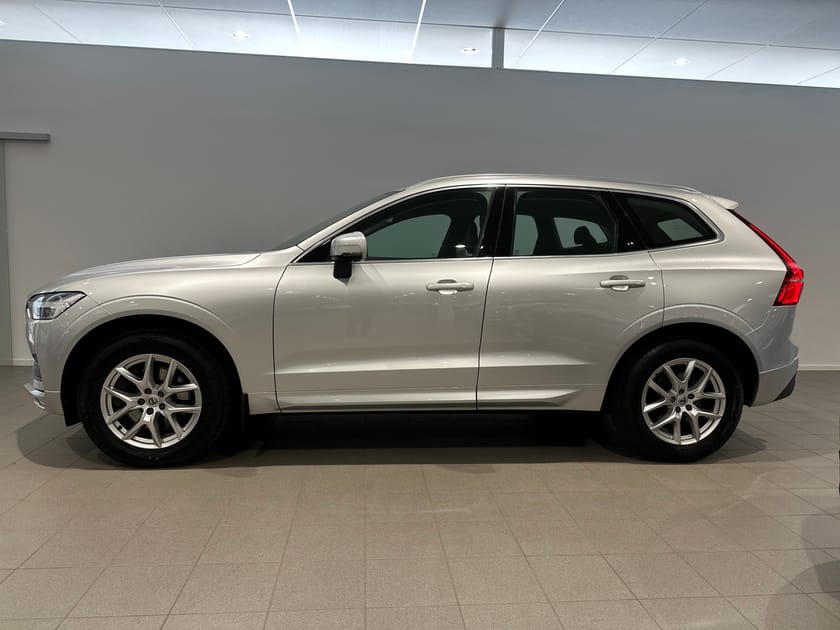 Bild 3 av Volvo XC60 T5 AWD Momentum Advanced SE II, Backkamera, Navigation