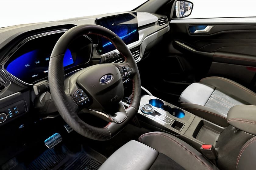 Bild 5 av Ford Kuga Plug-In Hybrid ST-Line X 2.5 FWD 243hk Black Edition CVT