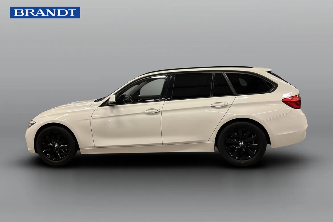 BMW 330i xDrive Touring
