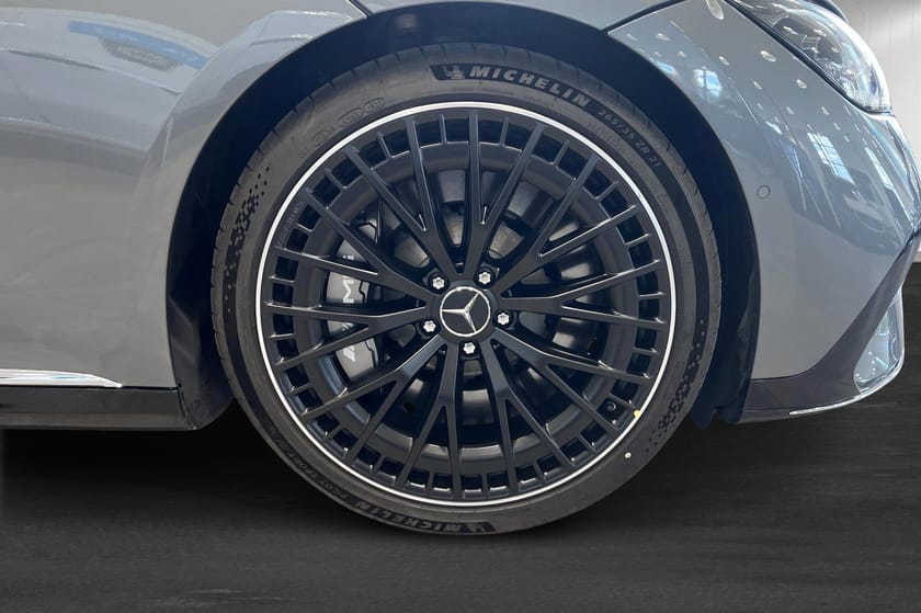 Bild 5 av Mercedes-Benz AMG EQE 53 4MATIC+ // Skyddad med Stenskottsfilm (PPF) //