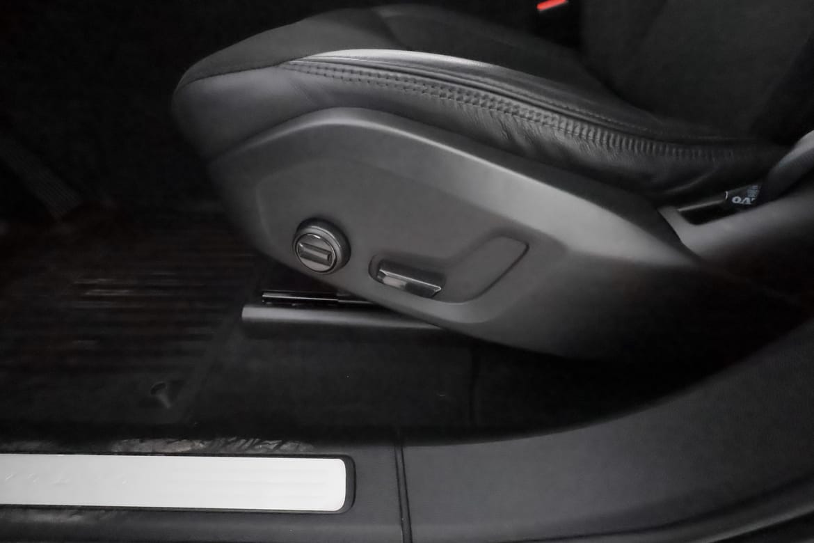 Volvo XC60 2020 - miniatyr 17