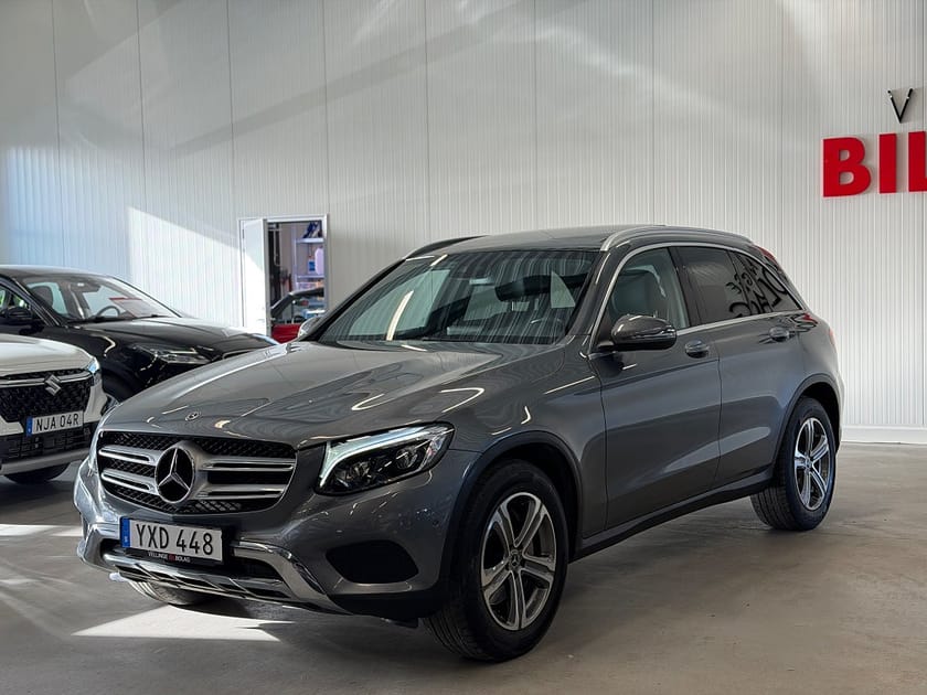 Bild 2 av Mercedes-Benz GLC 250 4MATIC 9G-Tronic Pano B-Kamera Navi Drag
