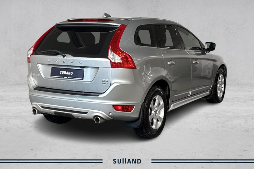 Bilde 5 av Volvo XC60 D4 2,4D Momentum R-Design AWD aut