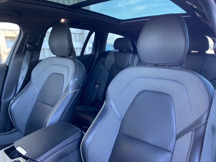 Bild 3 av Volvo V60 Recharge T8 II R-Des ProEdition III