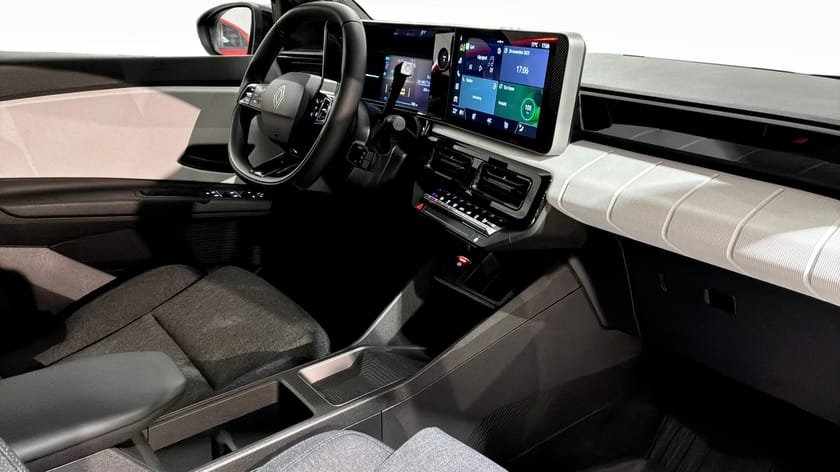 Bild 4 av Renault 4 E-Tech EVOLUTION 40kWh  PL KAMPANJ 3390:-/MÅN INKL SERVICEAVTAL