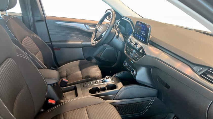 Bild 3 av Ford Kuga Plug-In Hybrid Titanium PHEV 225HK / Vinter-pkt / 0% Ränta