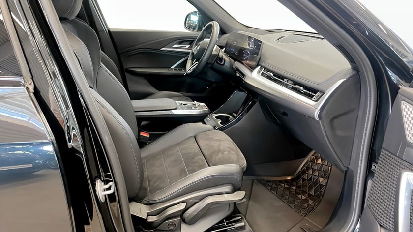 Bild 3 av BMW iX1 xDrive30 M-Sport Dragkrok 20" H/K