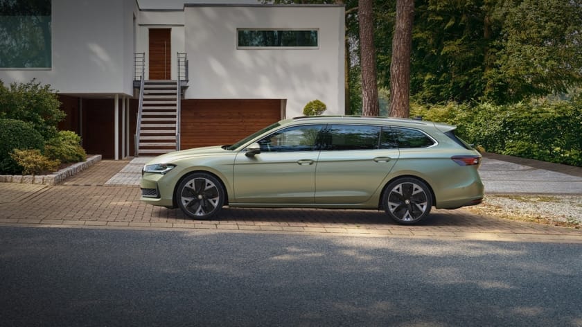 Helt nya Škoda Superb bakgrundsbild