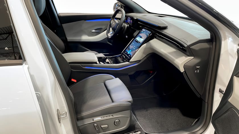 Bild 3 av Ford Explorer EV Extended Range AWD | Long Premium 340HK | Förarass-paket |