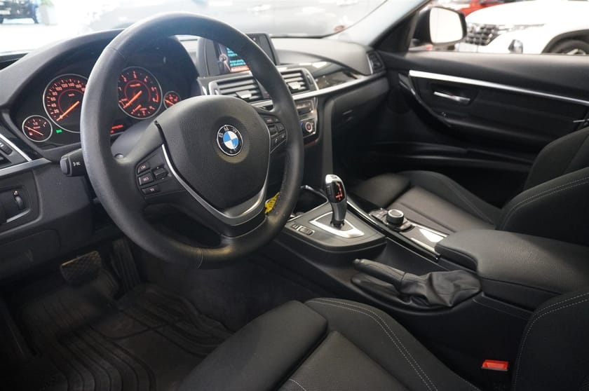 Bild 2 av BMW 320d xDrive Touring 320 D  Sport Drag HiFi 190 hk Aut
