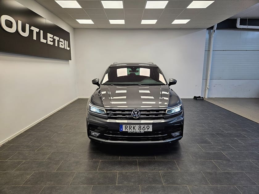 Bild 4 av Volkswagen Tiguan GT R line 2.0 TSI 220hk 4Motion 4x4 Cockpit Navi Drag