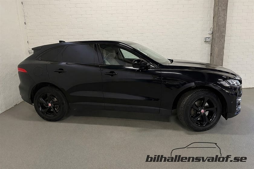 Bild 2 av Jaguar F-Pace 30d AWD 300Hk Black Pack