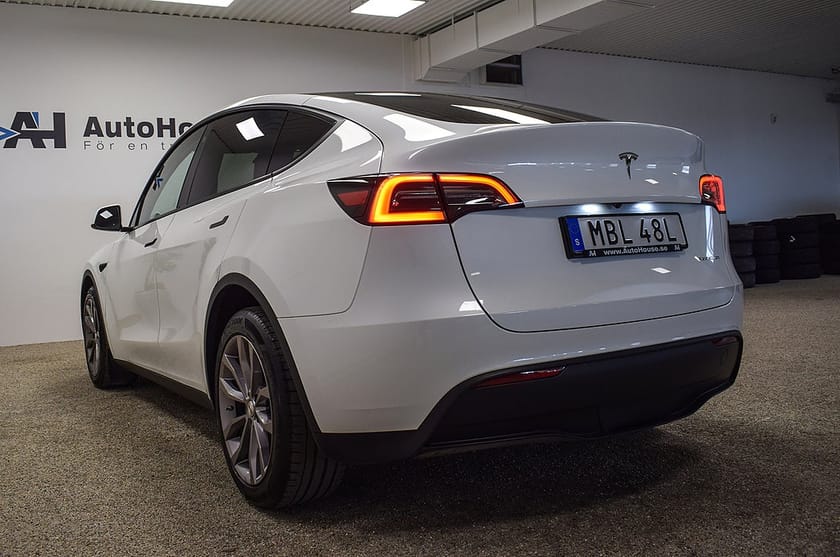 Bild 4 av Tesla Model Y Long Range AWD 514HK Ryzen Nybilsgaranti Svensksåld