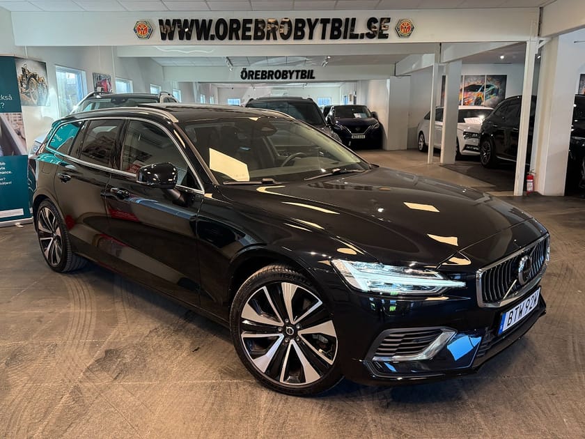 Bild 1 av Volvo V60 Recharge T6 AWD Ultimate Bright HUD H/K Pano Drag 350hk