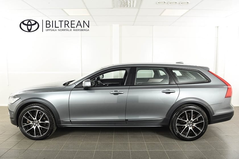 Bild 2 av Volvo V90 Cross Country D5 AWD Inscription Pro|B&W|Pano|Skinn|GPS|HuD|Drag|VOC