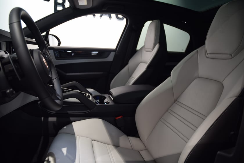 Bild 5 av Porsche Cayenne E-Hybrid Coupé Black Edition