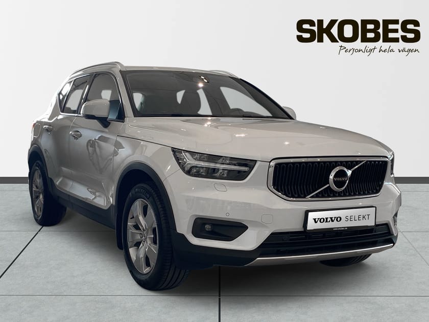 Bild 1 av Volvo XC40 T2 FWD Momentum Parkkamera, Navigator, H/K Ljud, Drag