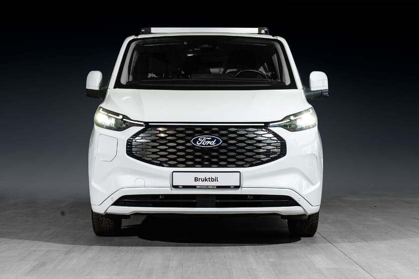 Bilde 3 av Ford E-Transit Custom 320 L1 Limited 218hk / KROK / APP / R.KAM / ACC