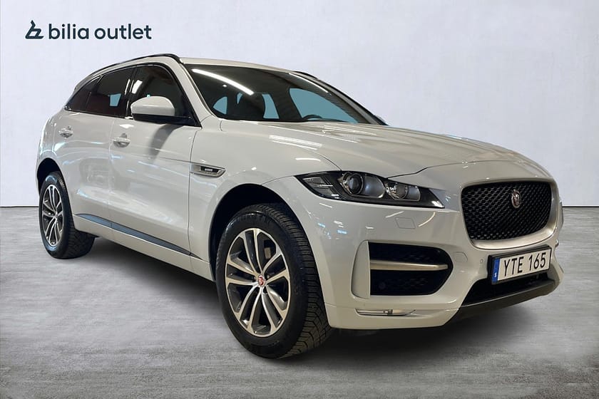 Bild 4 av Jaguar F-Pace 25d AWD R-Sport 240hk | Panorama | Drag | Skinn | B-Kam