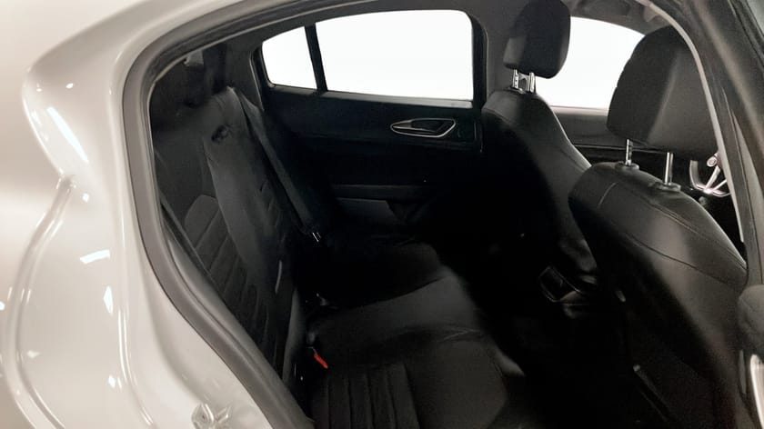 Bild 5 av Alfa Romeo Giulia 2.0 Turbo 16V SUPER 200HK KAMERA