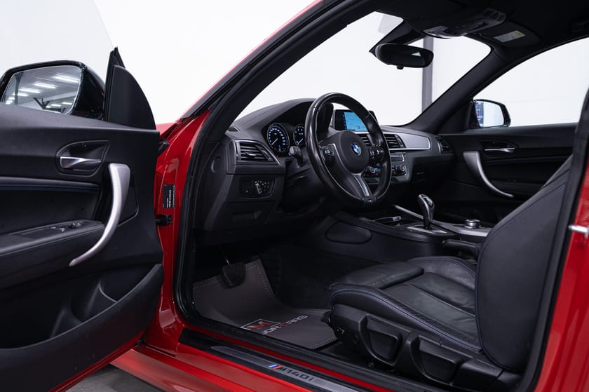 Bild 4 av BMW M140i RWD MHD / XHP / Catless DP / 18" OZ / Skinn 470hk