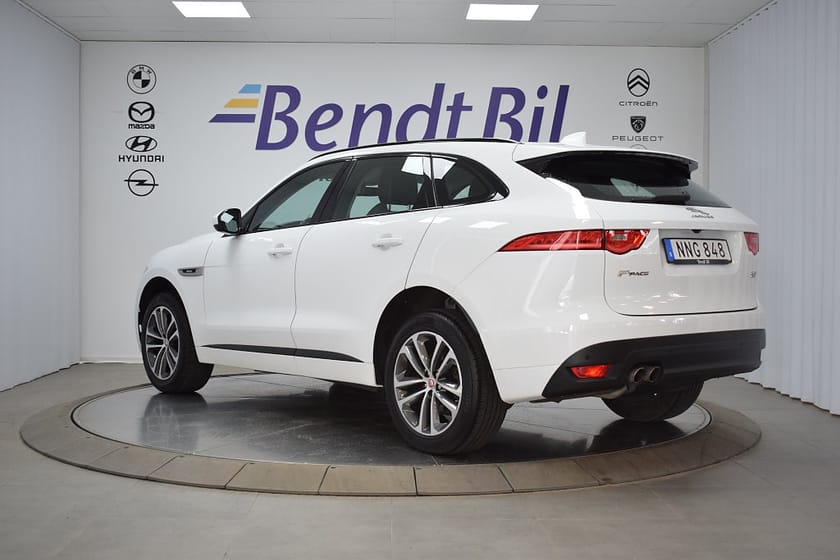 Bild 5 av Jaguar F-Pace 20d AWD R-Sport 180Hk / Apple Carplay