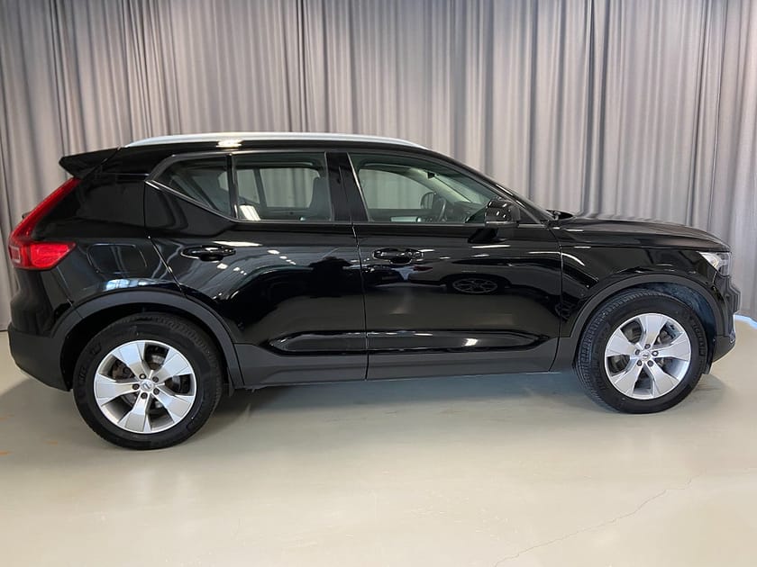 Bild 4 av Volvo XC40 B4 AWD Momentum Advanced Pro Edition Pvärm Drag Navi