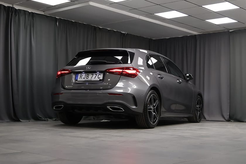 Bild 3 av Mercedes-Benz A 200 AMG Advanced Plus Night LED Widescreen MOMS