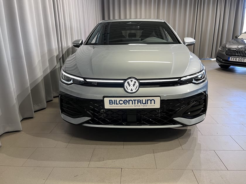 Bild 2 av Volkswagen Golf R-LINE 1,5 eTSI 150HK DSG, Drag