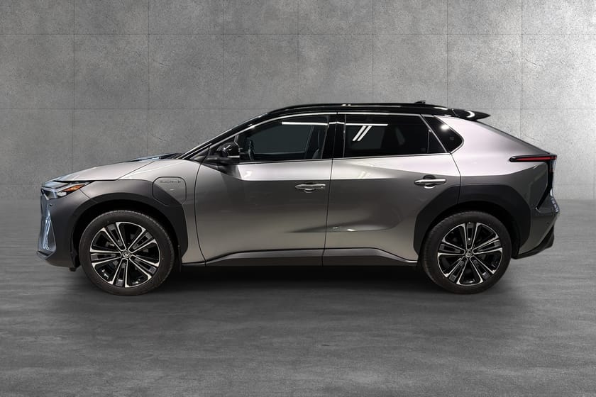 Bilde 2 av Toyota bZ4X AWD Executive ,skinn, panorama