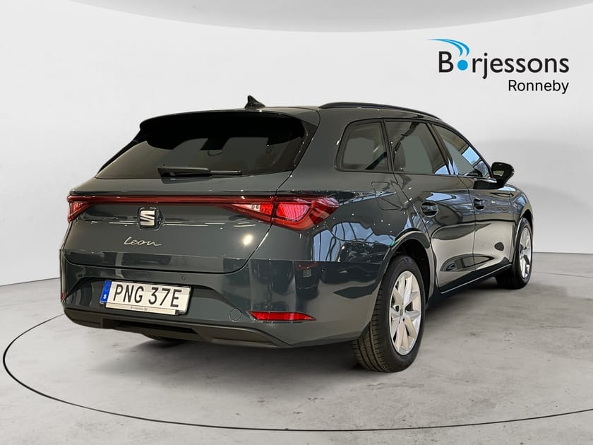 Bild 3 av SEAT Leon Sportstourer 1,5 eTSI 115hk Style Automat, Rattvärme